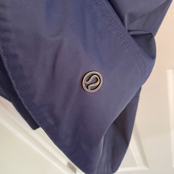 LULULEMON Fo Drizzle Rain Jacket Women Sz 8 Navy Hooded Zip Back Outdoor Rare - Picture 3 of 9